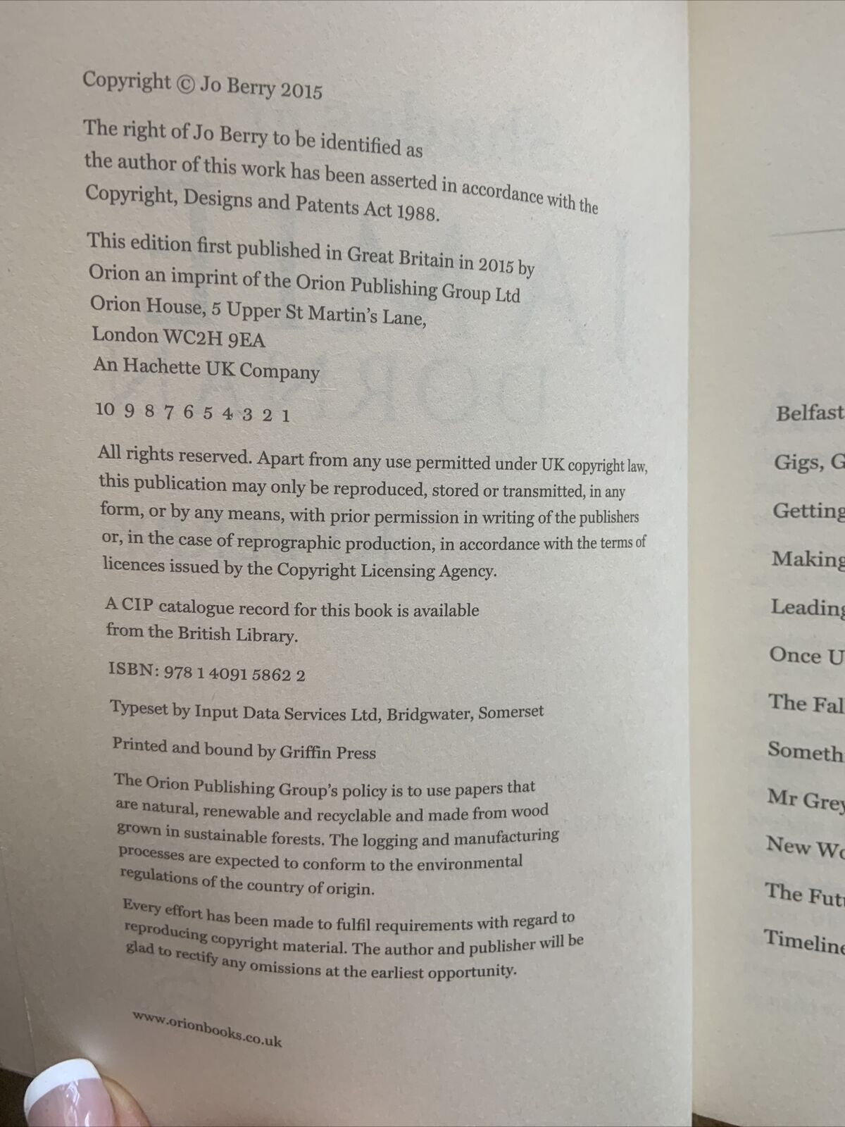 PB Book SHADES OF JAMIE DORNAN  by Jo Berry Biography Christian Grey 2015 NEW