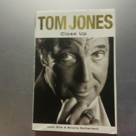HC Book TOM JONES by Ellis Lucy Sutherland Bryony 2000 Biography Music Singer