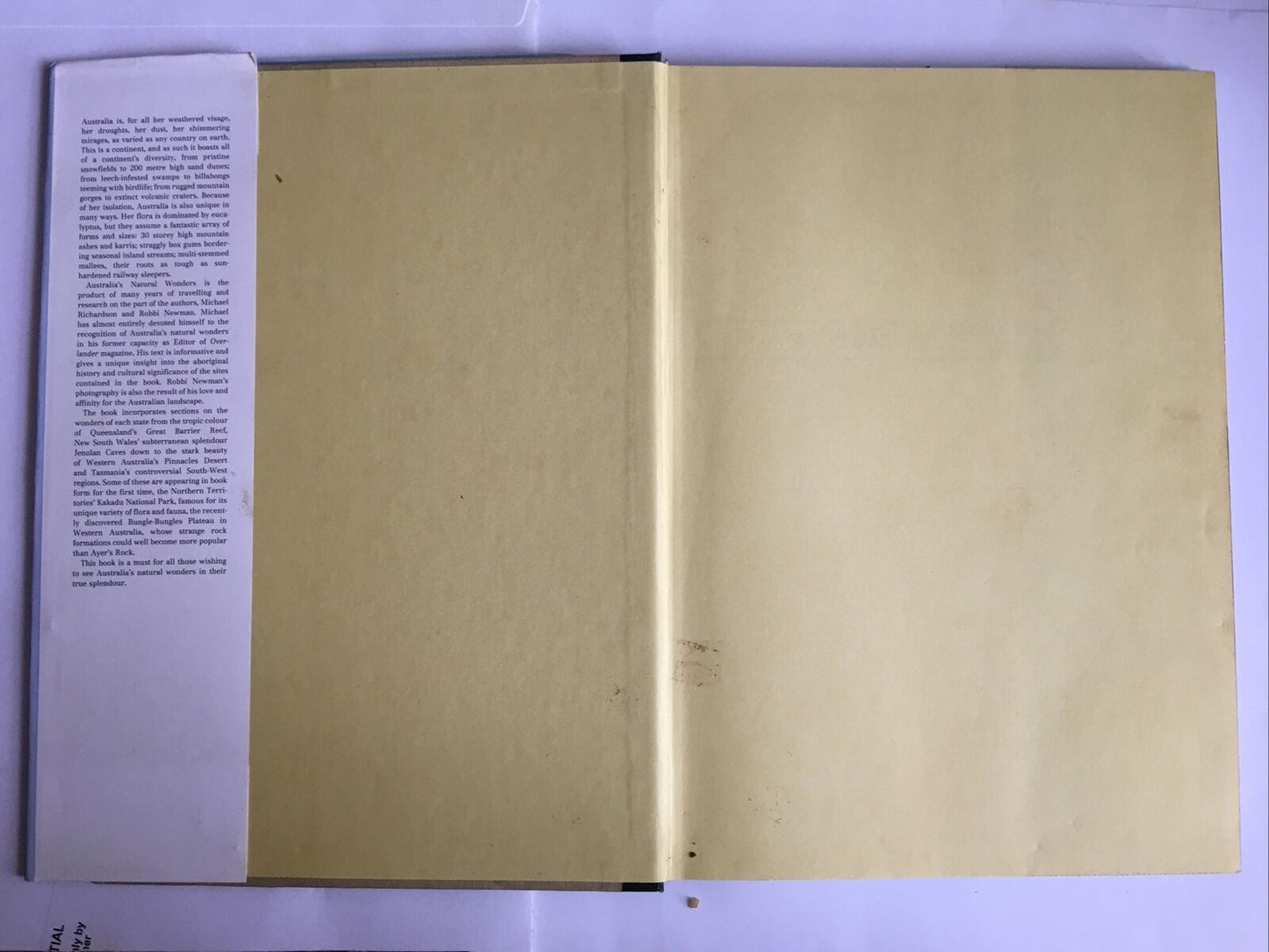 HC Book Australia's Natural Wonders Golden Press 1984 M Richardson Large