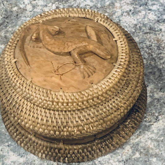 Vintage Carved Basket 23cm IGUANA Handmade Wood Rattan w Lid Tribal Indigenous