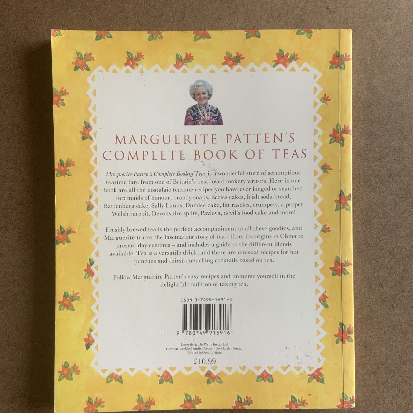 Cookbook Marguerite Patten's Complete Book of Teas Margerite Patten 1996 Recipes