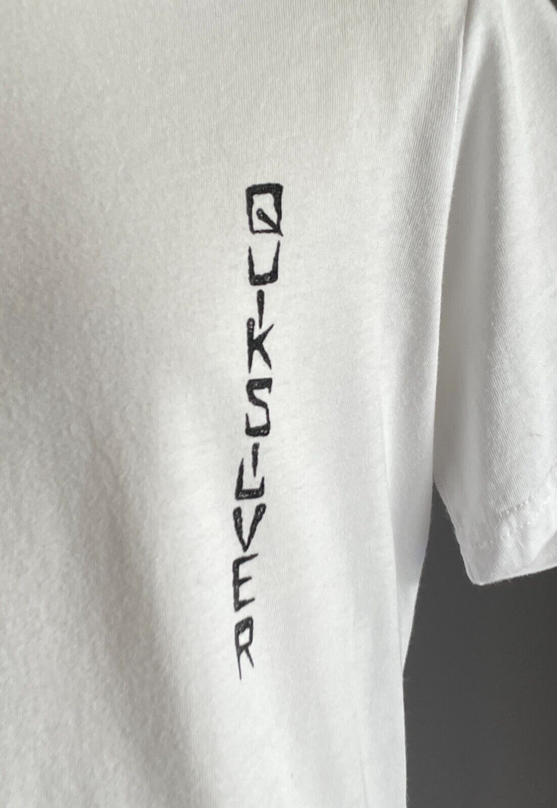 Boys QUIKSILVER White T-Shirt Size 10 Print at Back & Chest Short Sleeves