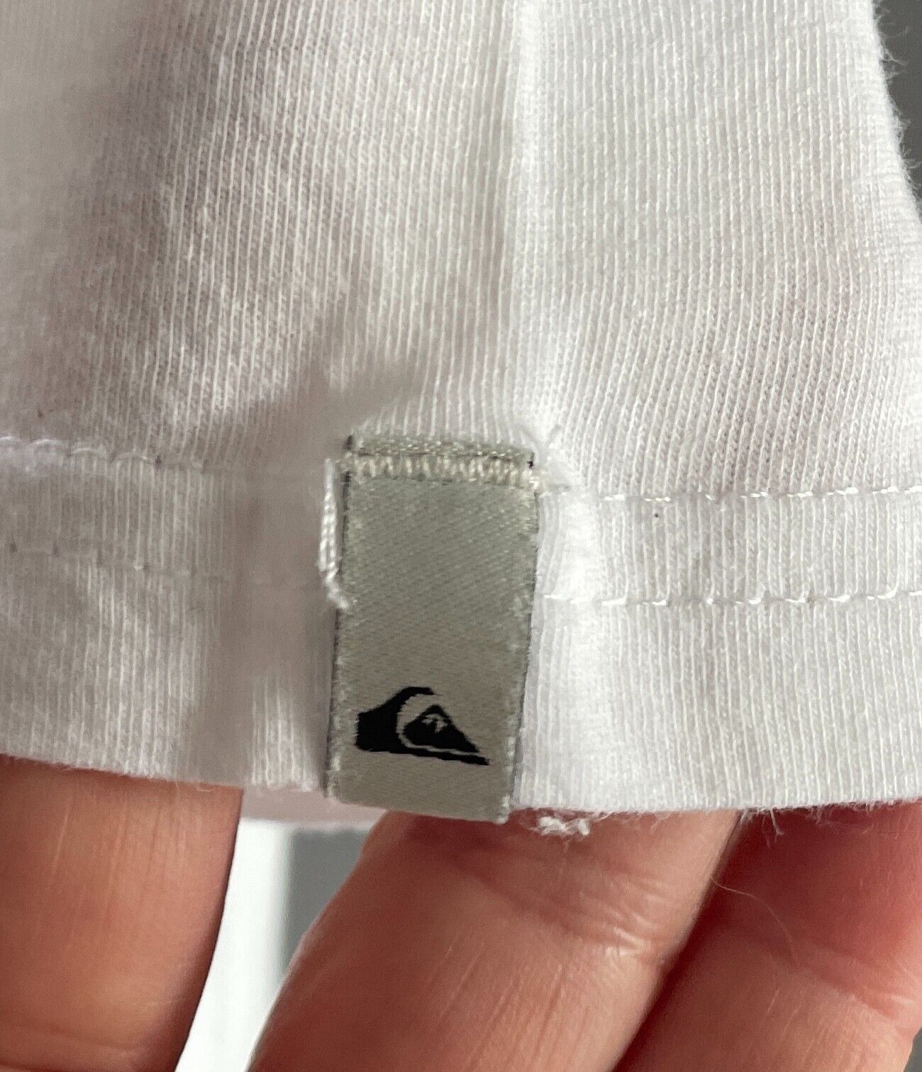 Boys QUIKSILVER White T-Shirt Size 10 Print at Back & Chest Short Sleeves