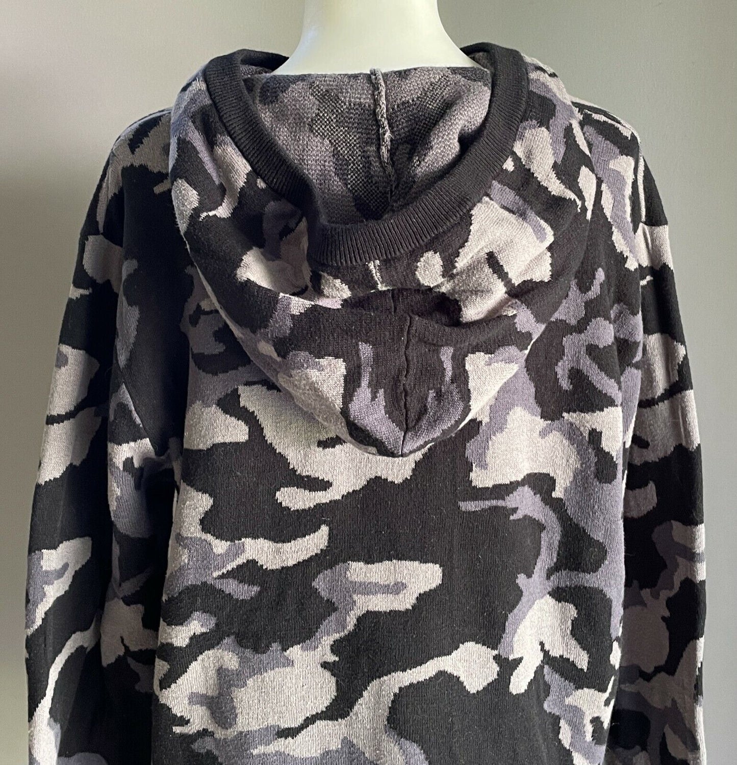 Teen Boys TILT Grey & Black Camo Print Cotton Knit Hoodie Sweater Size 16