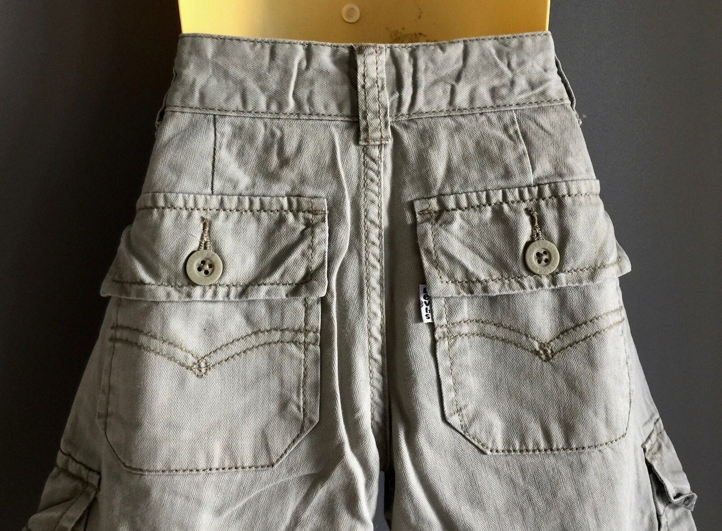 Boys LEVIs Light Khaki Cargo Shorts Size 3 - 4 yrs Smart Casual