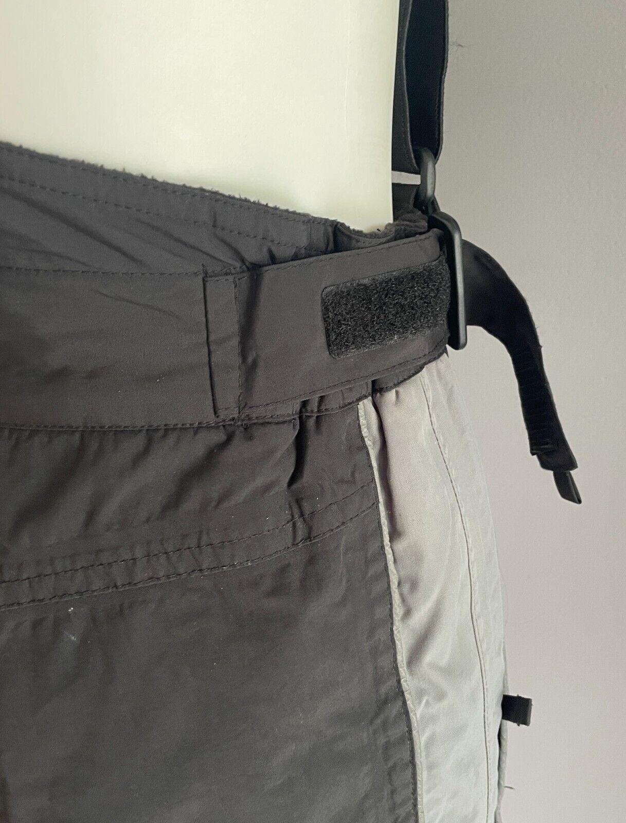 CRANE SPORTS Boys Ski Snowboard Snow Pants Grey Black White Winter Warm Size 8