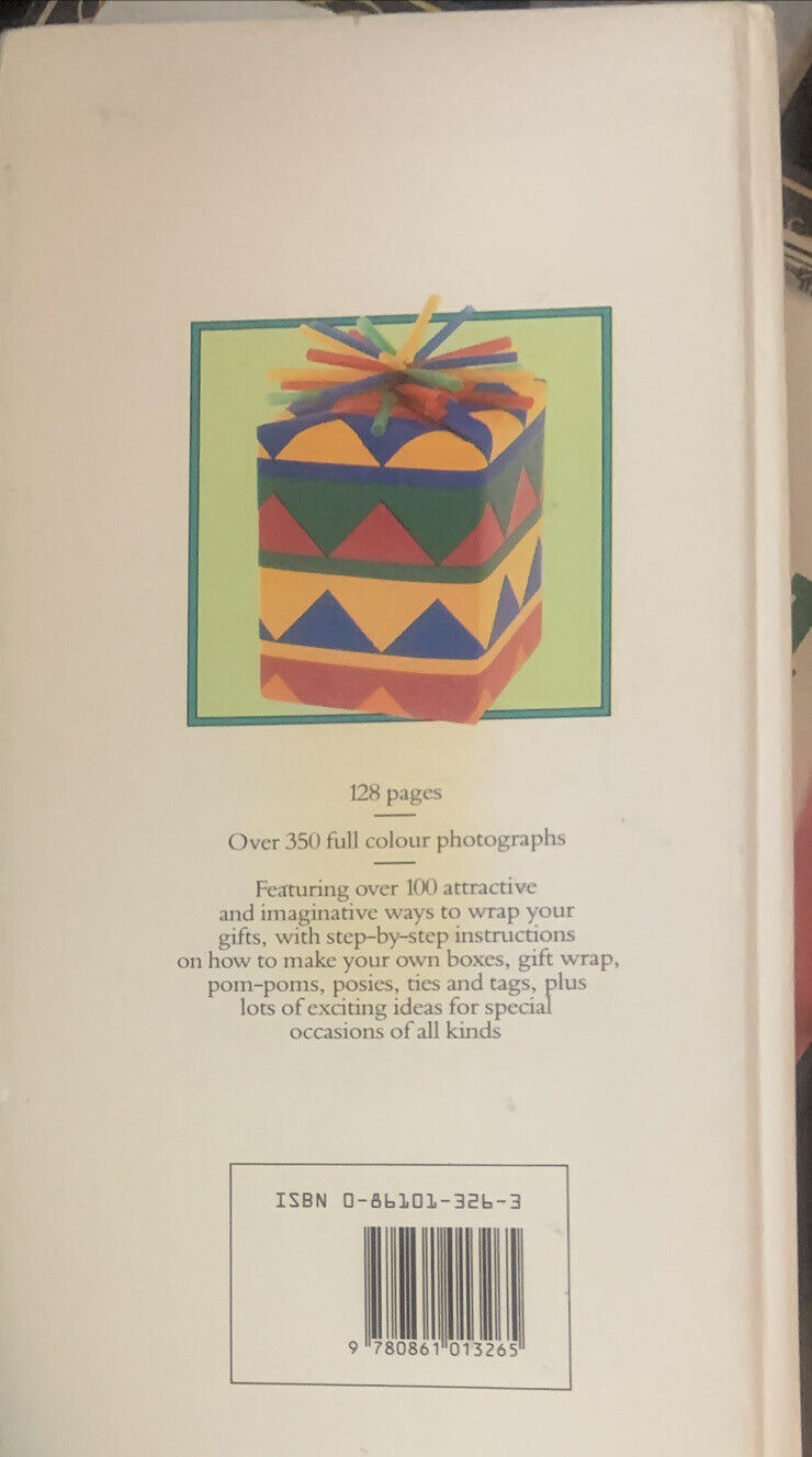 The Creative Book of  Gift Wrapping by Burdett Rosalind HC Pictorial Instruction