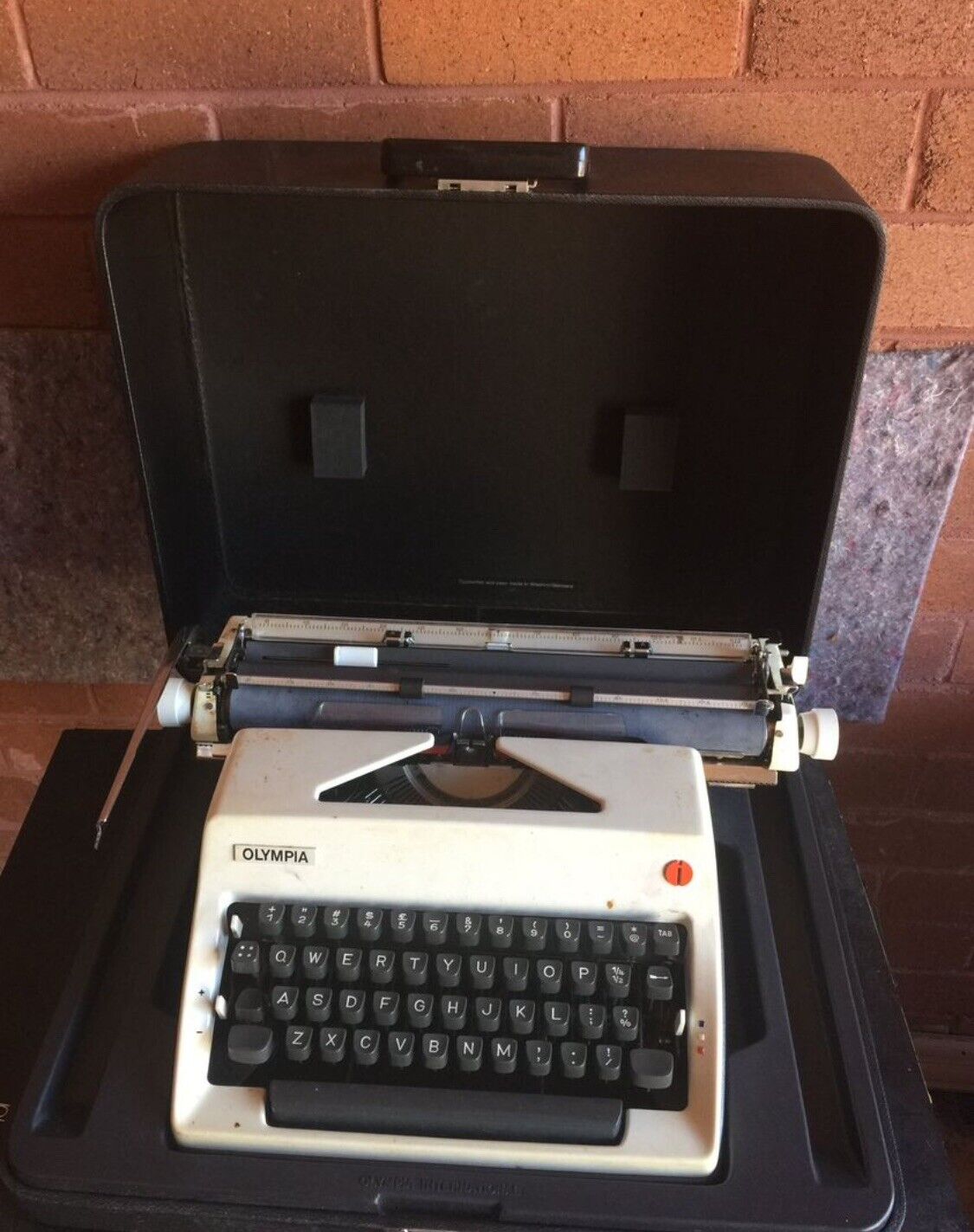 OLYMPIA Typewriter In Working  Condition W Hard case Portable