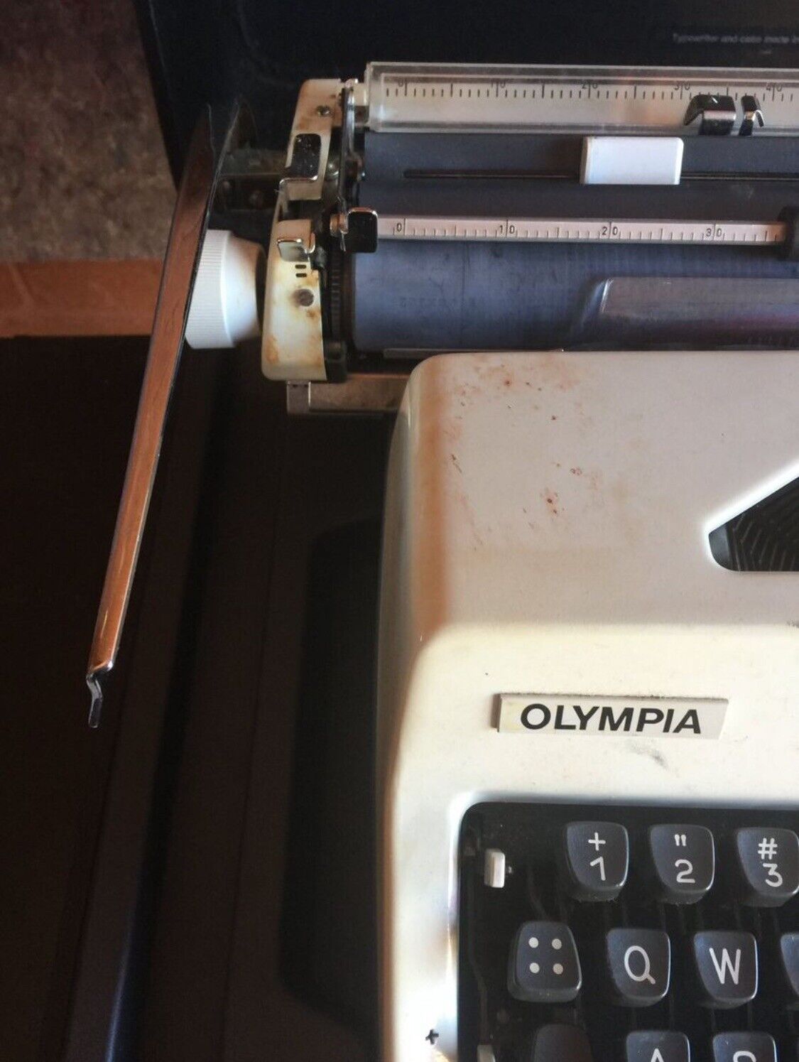 OLYMPIA Typewriter In Working  Condition W Hard case Portable