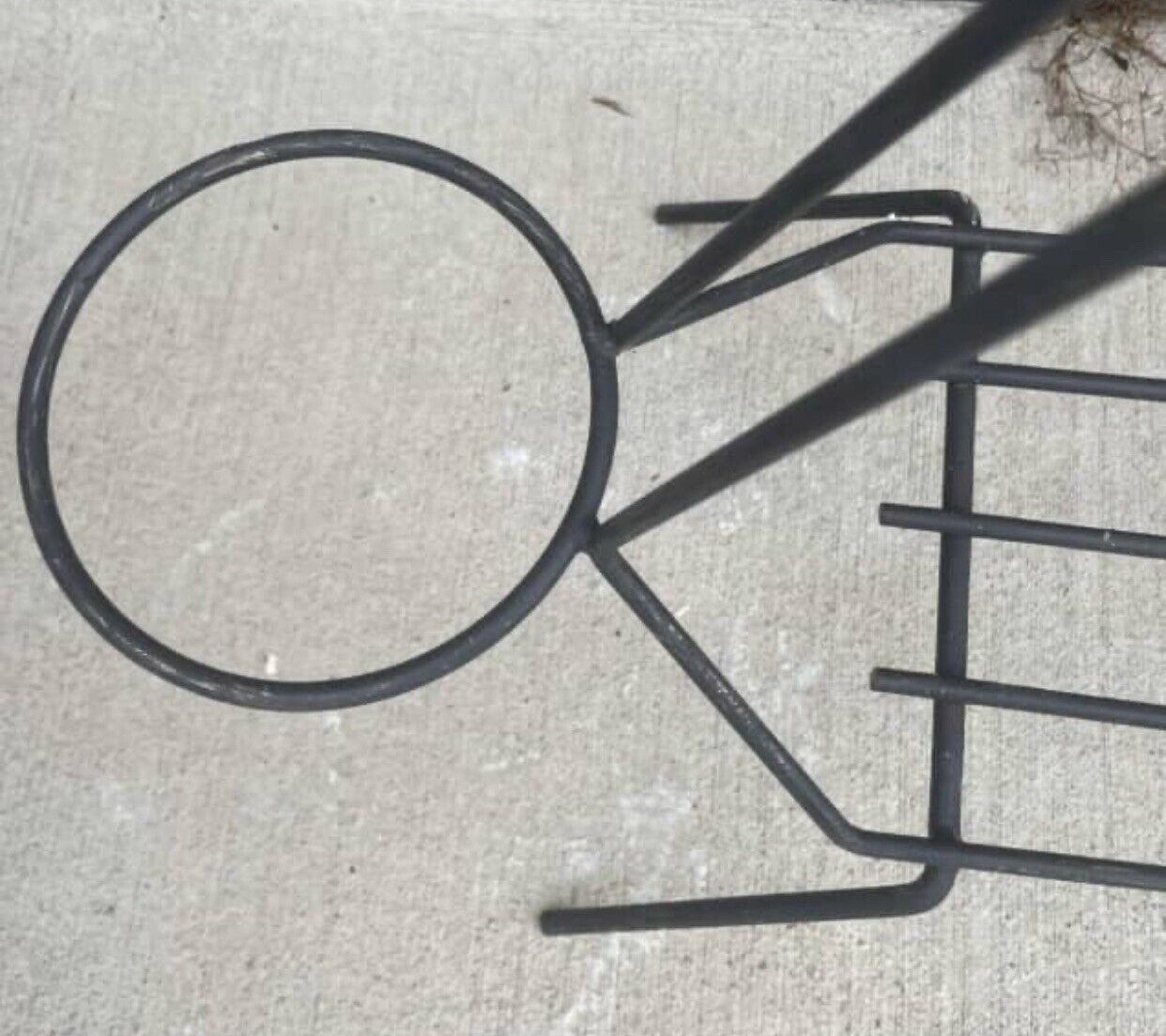 Vintage 66cm Black Wrought Iron Planter 3 Flower Pot Stand leaf detail