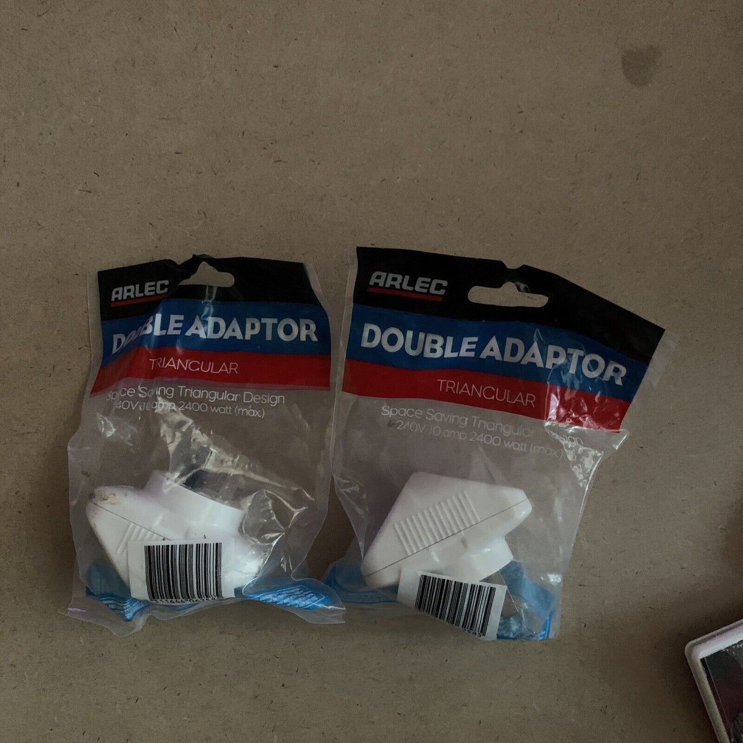 2 ARLEC 2400w Double Adaptor Triangular 2 Socket Whiter Power Board Splitter NEW