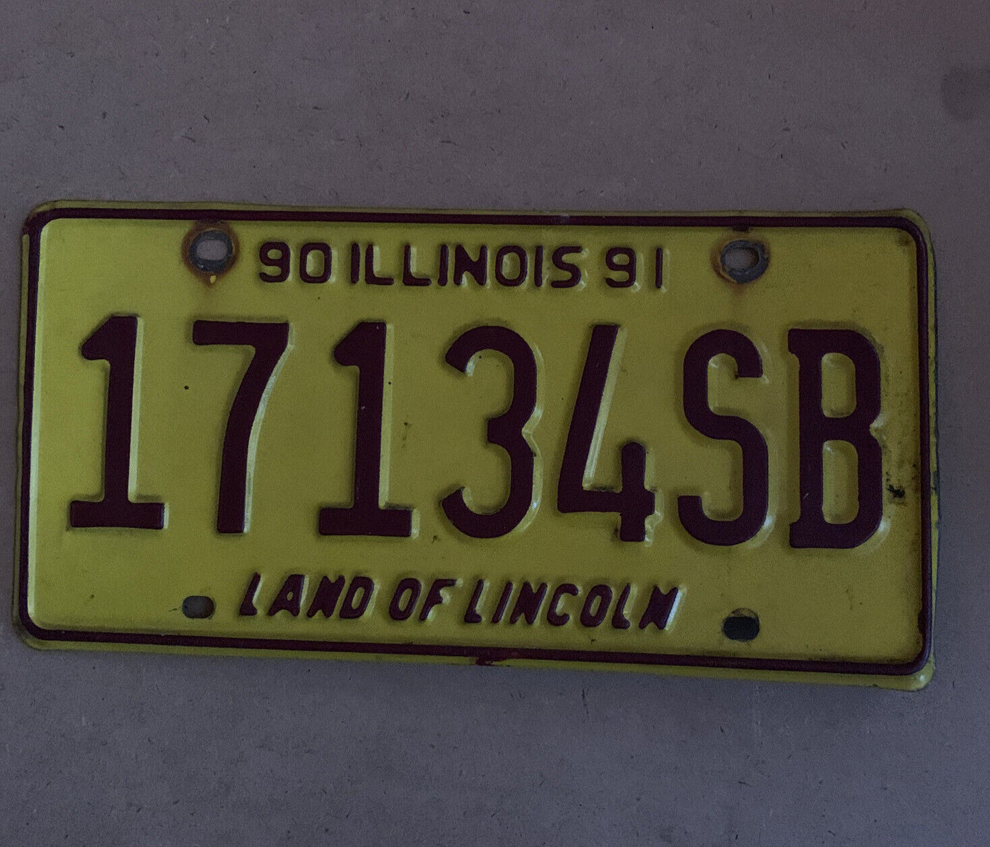 ILLINOIS Land Of Lincoln USA Rustic Vintage Number Plate 17134SB 1990 1991 Yello