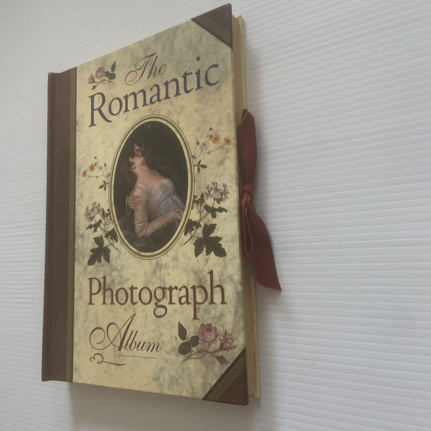 Large THE ROMANTIC Photograph Album  Features “The Kiss” 1997 NEW Carlton Books