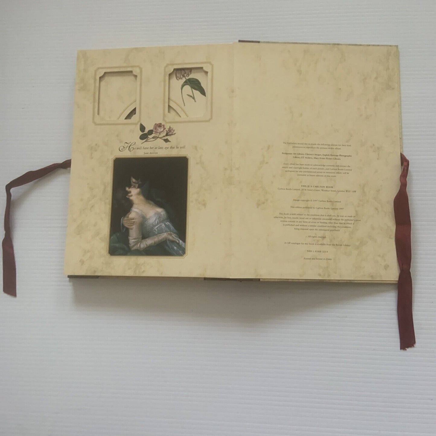 Large THE ROMANTIC Photograph Album  Features “The Kiss” 1997 NEW Carlton Books