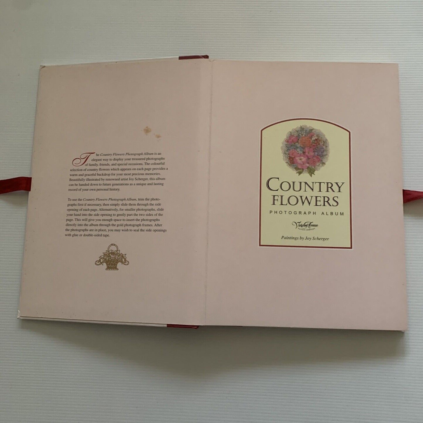 Photograph Album Joy Scherger COUNRY FLOWERS Victoria Avenue Paper Co HC 1995