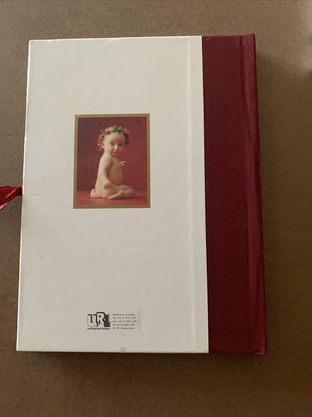 Photograph  Album ANNE GEDDES Magic Moments Baby 16 Photo Spaces 1997 HC Ribbon