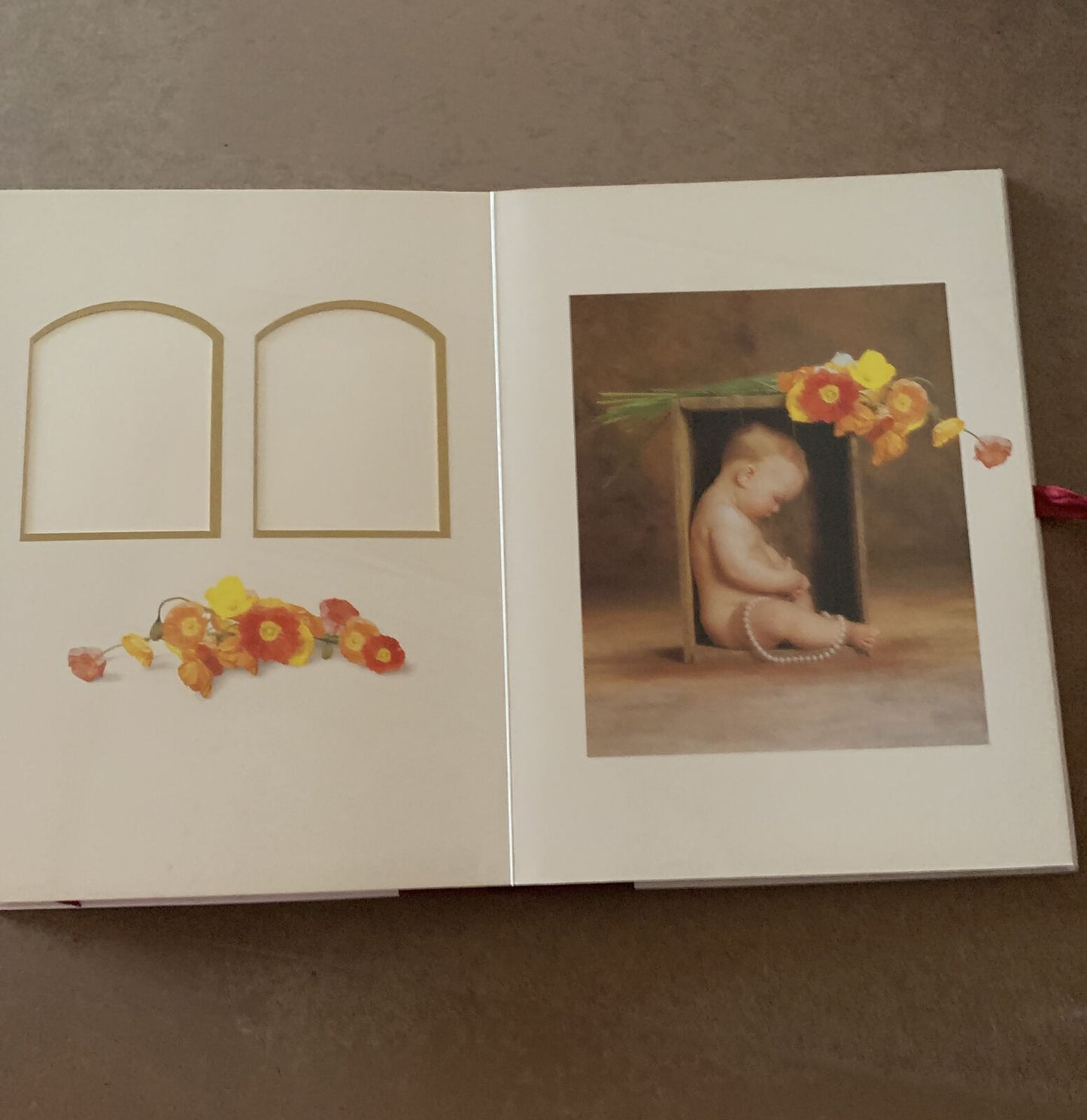 Photograph  Album ANNE GEDDES Magic Moments Baby 16 Photo Spaces 1997 HC Ribbon