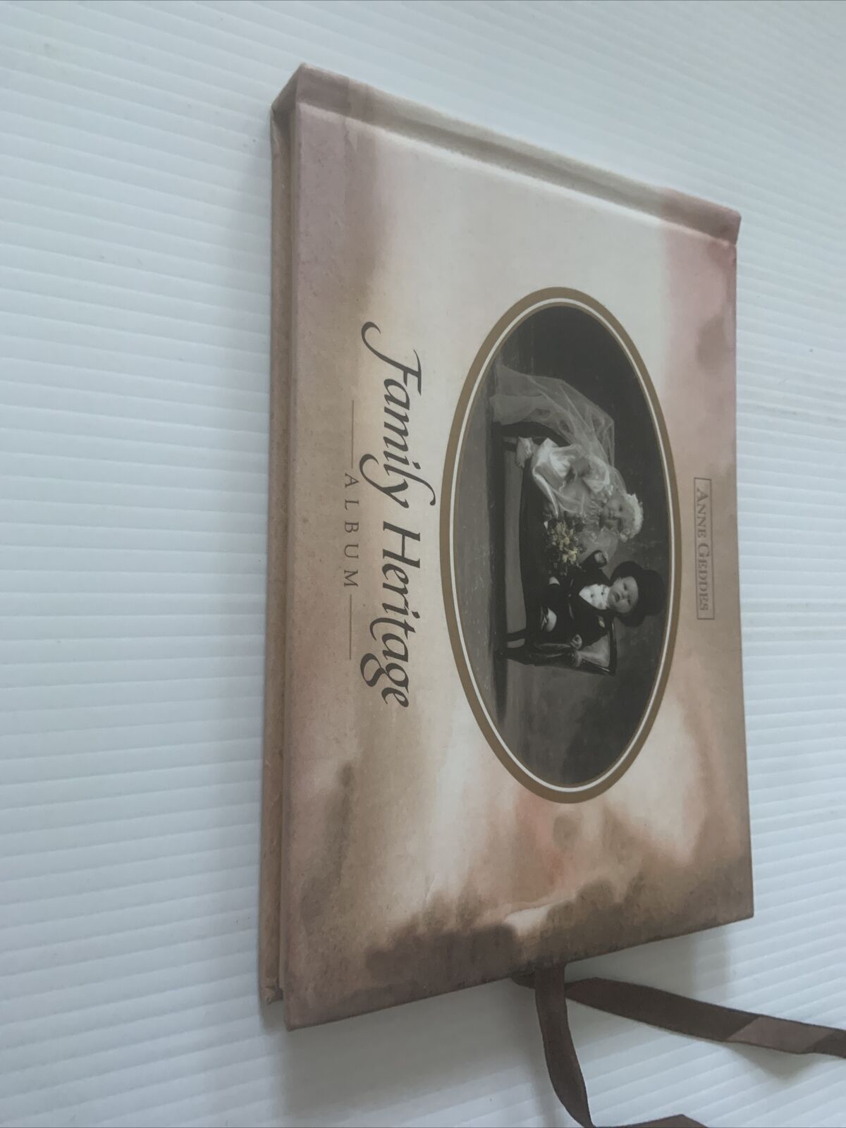 Photograph Album ANNE GEDDES Family Heritage 15 Oval Photo