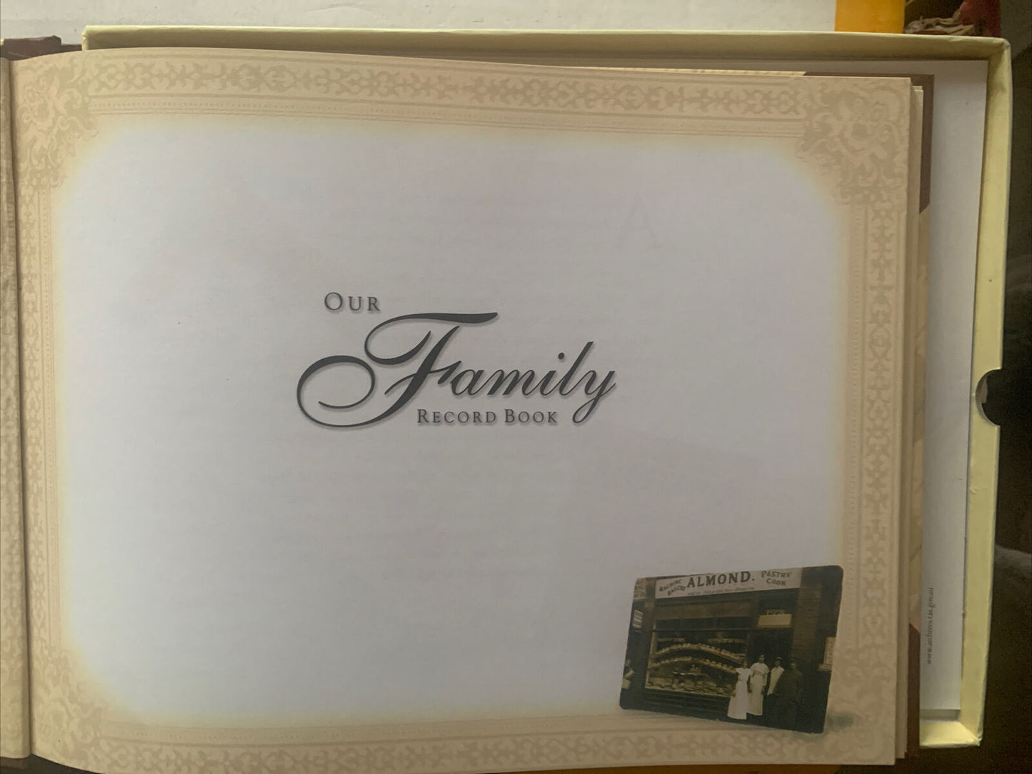 Photo Allbum OUR FAMILY HISTORY Record Book Scrap Victorian 1998 New Illustrated