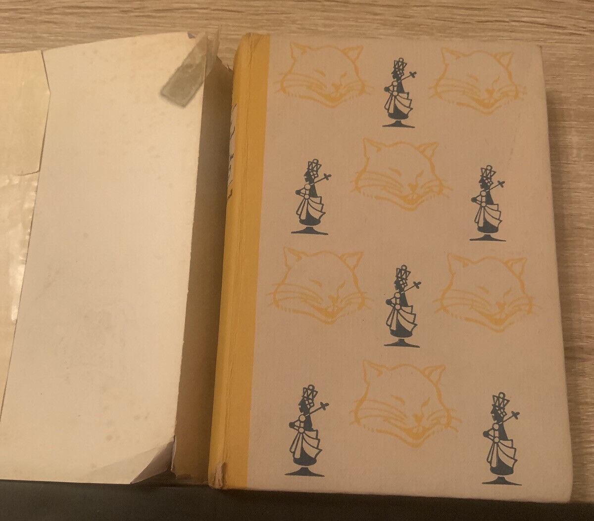 Vintage HC Book ALICES ADVENTURES IN WONDERLAND & Through The Looking Glass 1952