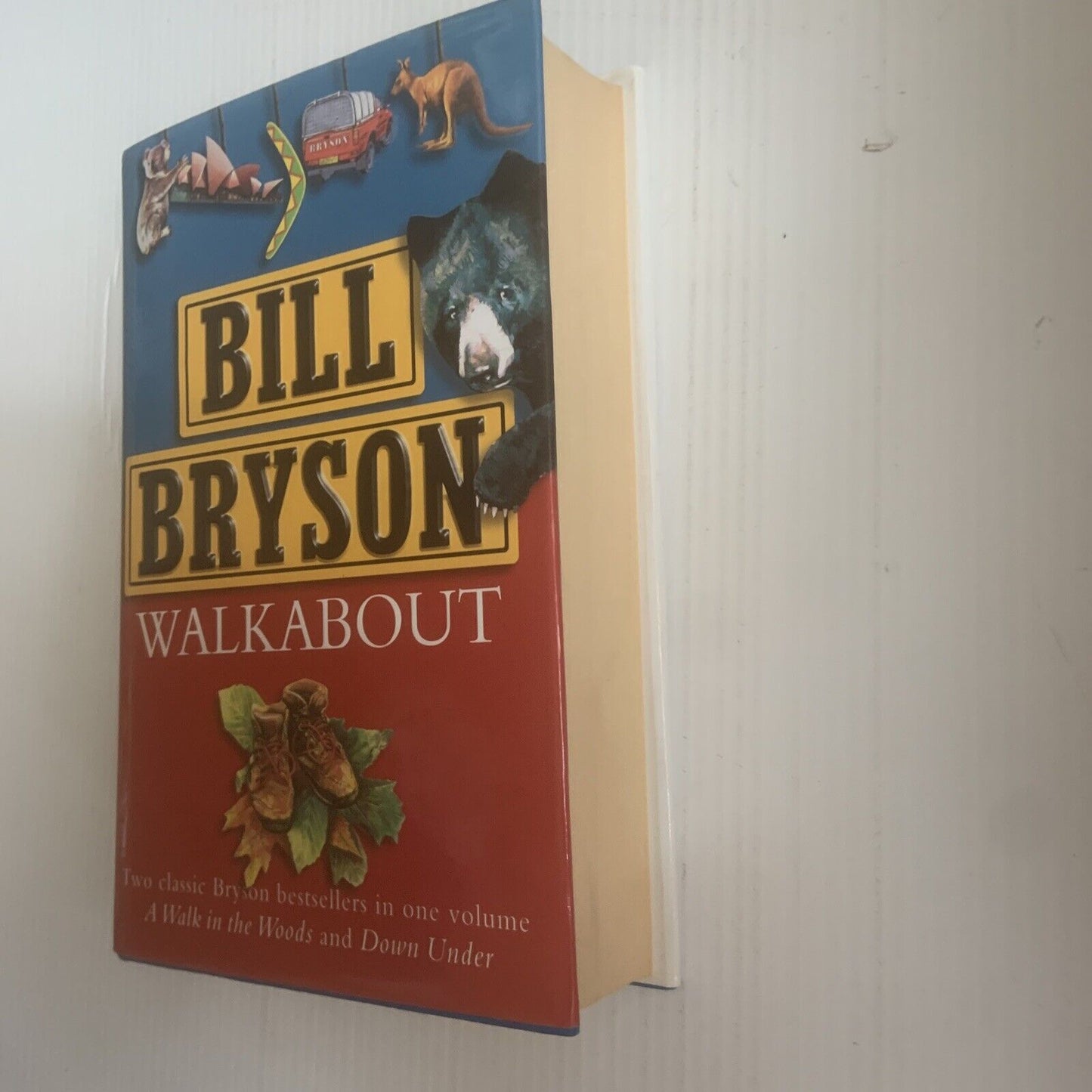 HC WALKABOUT Omnibus Editio A Walk in the Woods & Down Under Bill Bryson 2002 DJ