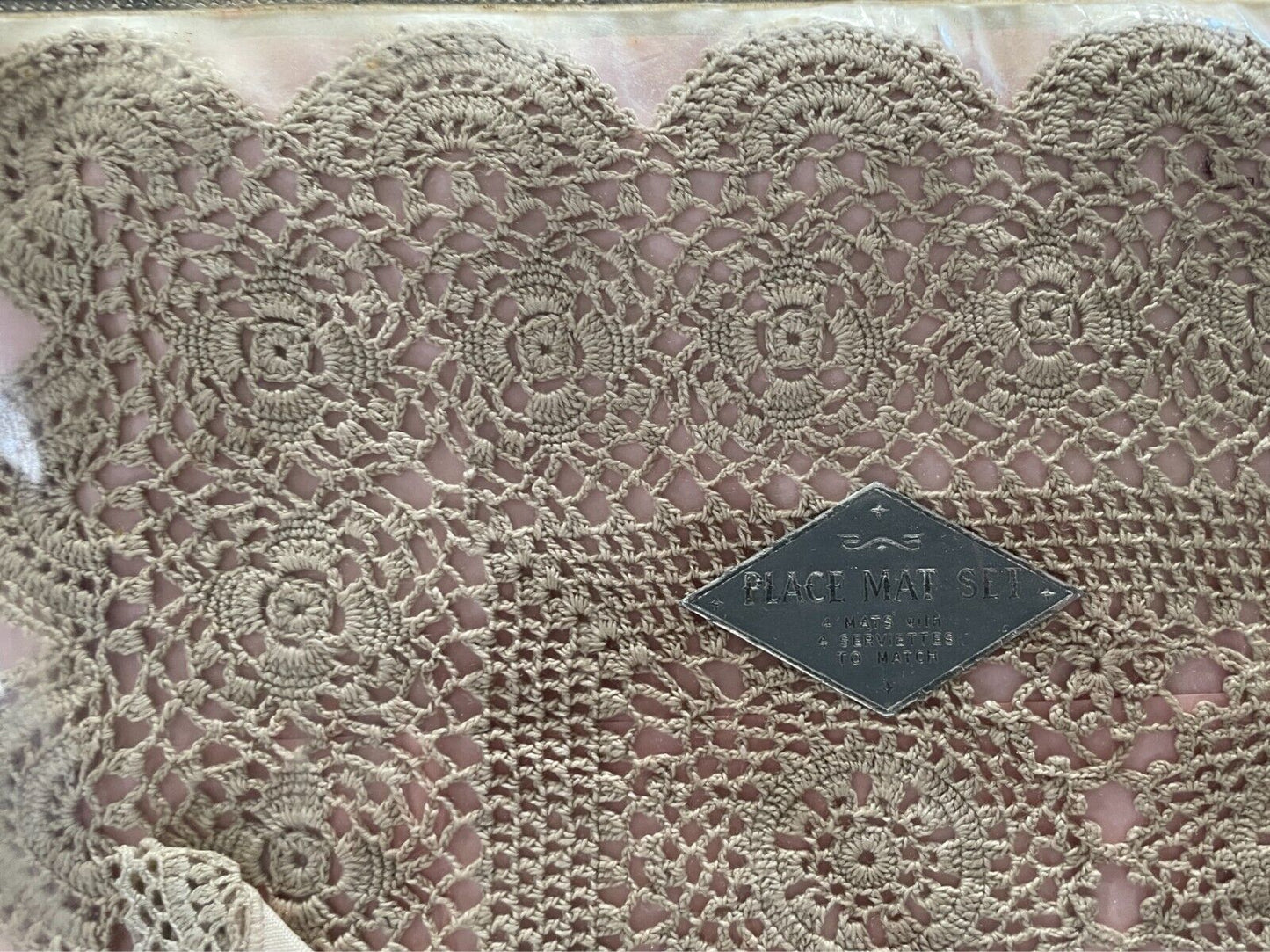 Vintage in Pack 4 Place Mats Beige Handmade Lace & 4 Serviettes Ivory Linen/Lace