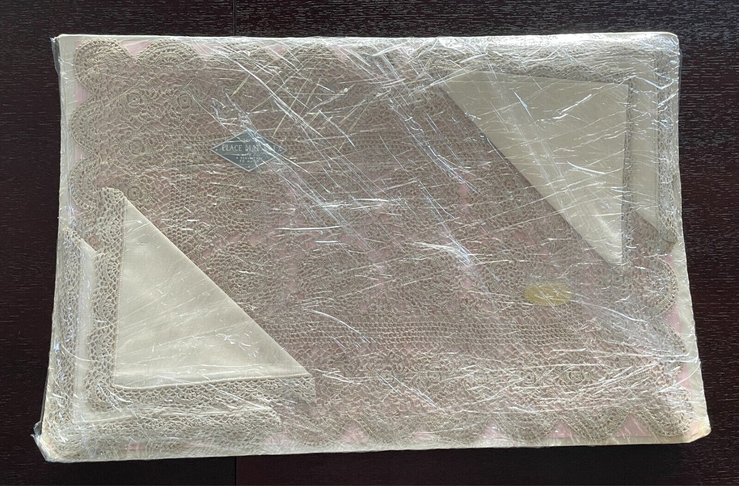 Vintage in Pack 4 Place Mats Beige Handmade Lace & 4 Serviettes Ivory Linen/Lace