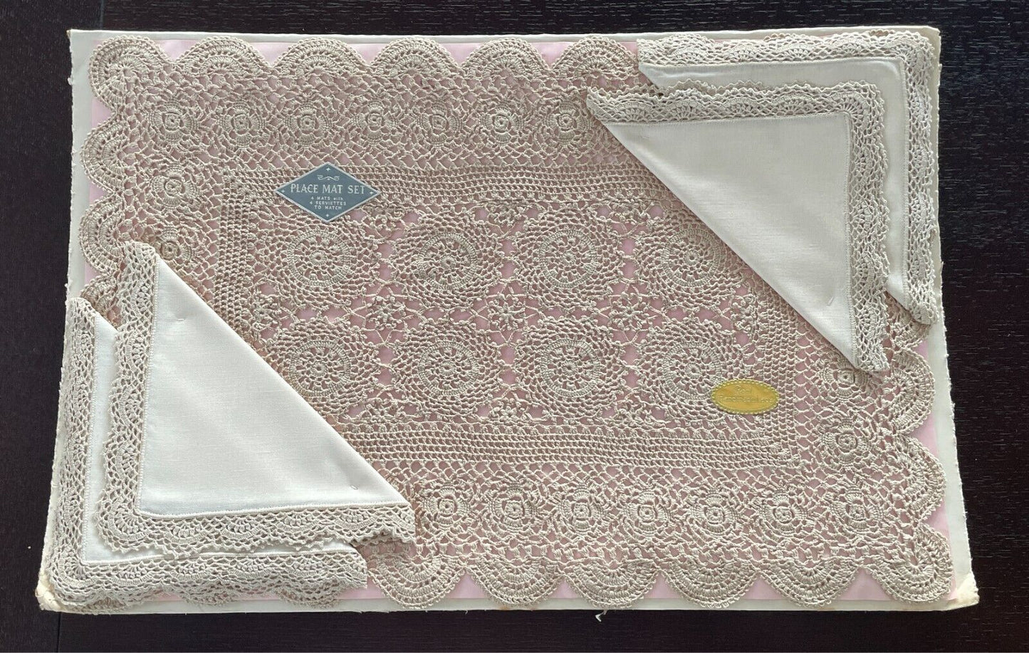 Vintage in Pack 4 Place Mats Beige Handmade Lace & 4 Serviettes Ivory Linen/Lace