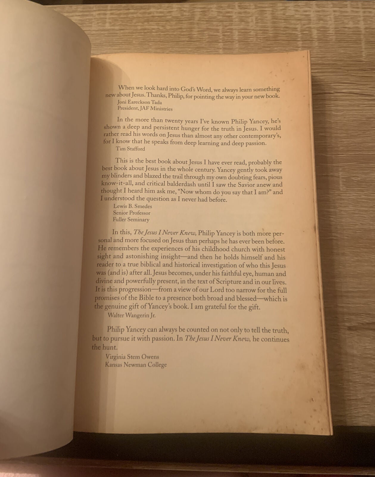 PB Book THE JESUS I NEVER KNEW by Philip Yancey Large 1999 USA Tanned Edges