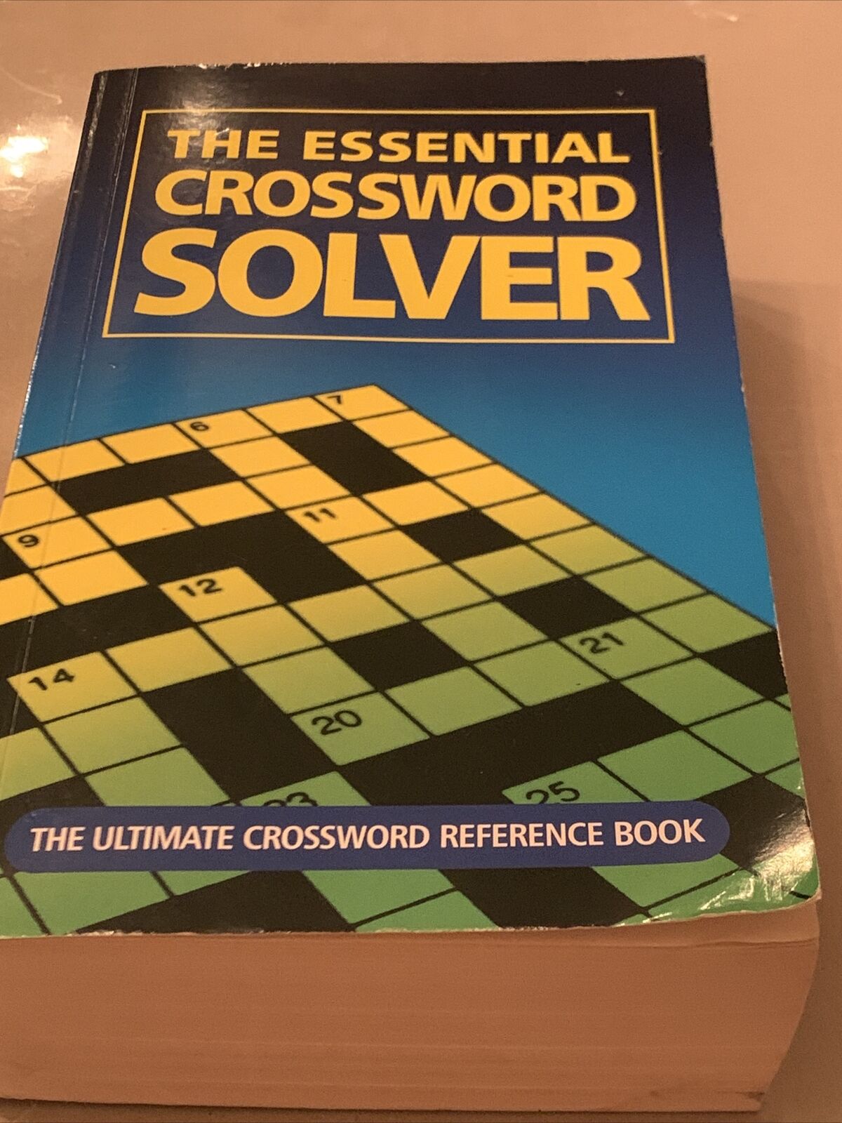 PB Book The ESSENTIAL CROSSWORD SOLVER Reference 2006 English