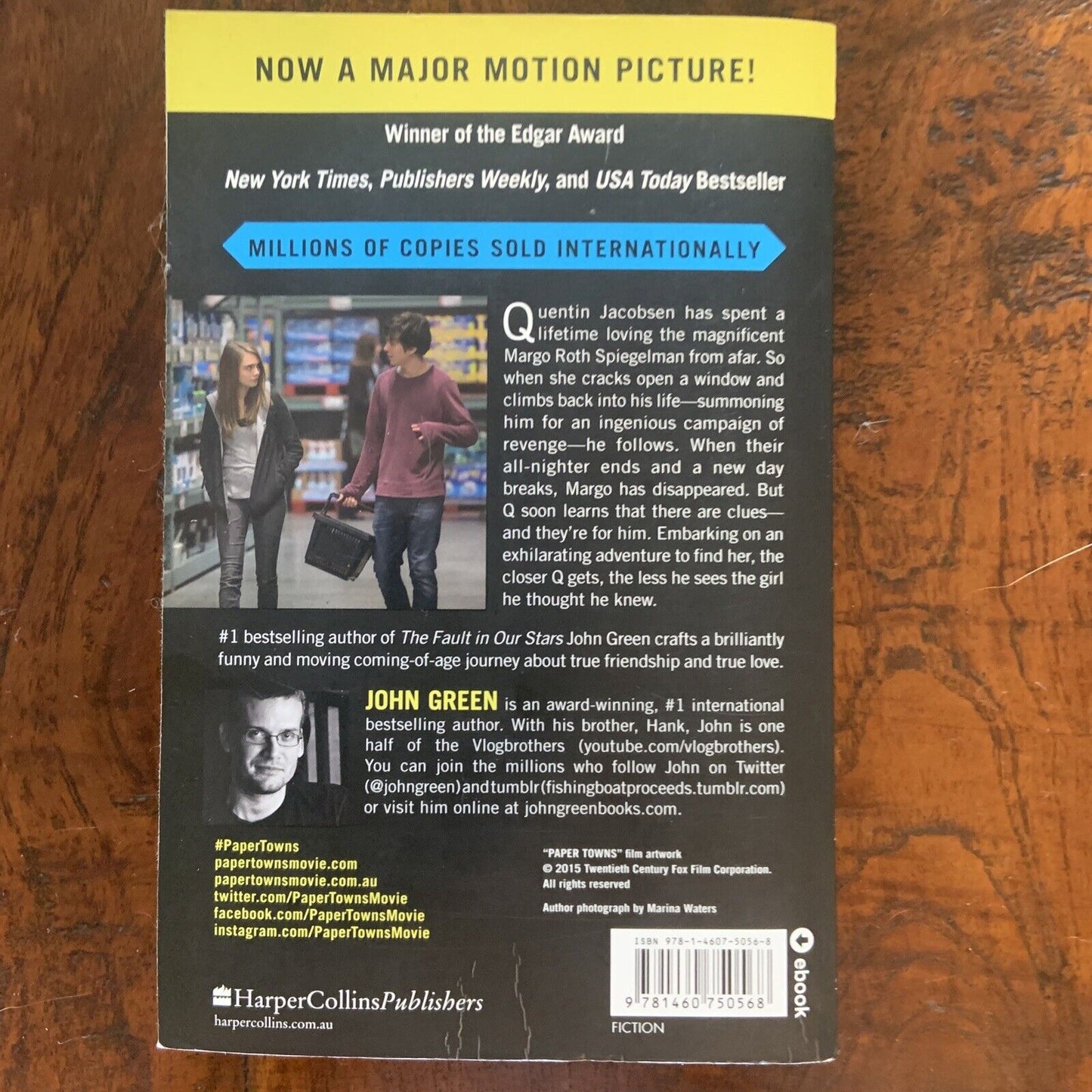 PB Book PAPER TOWNS by John Green Film Tie-in Edition 2015