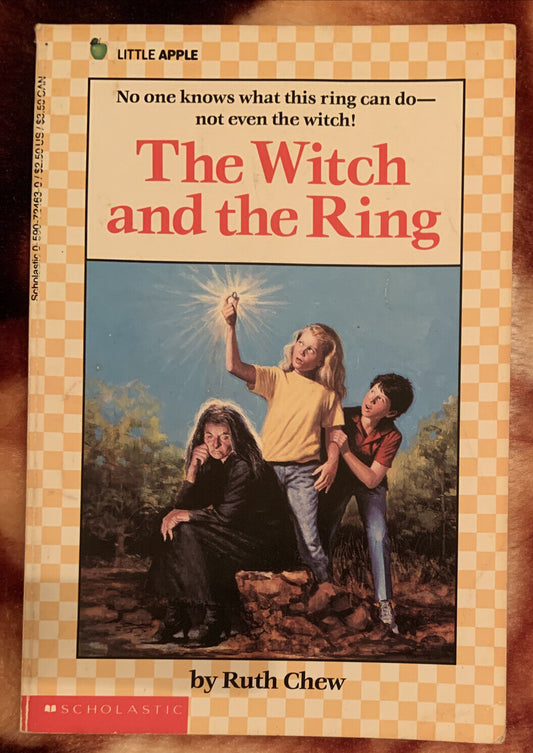 PB Book THE WITCH AND THE RING  1989 Ruth Chew Little Apple Foxing Vintage