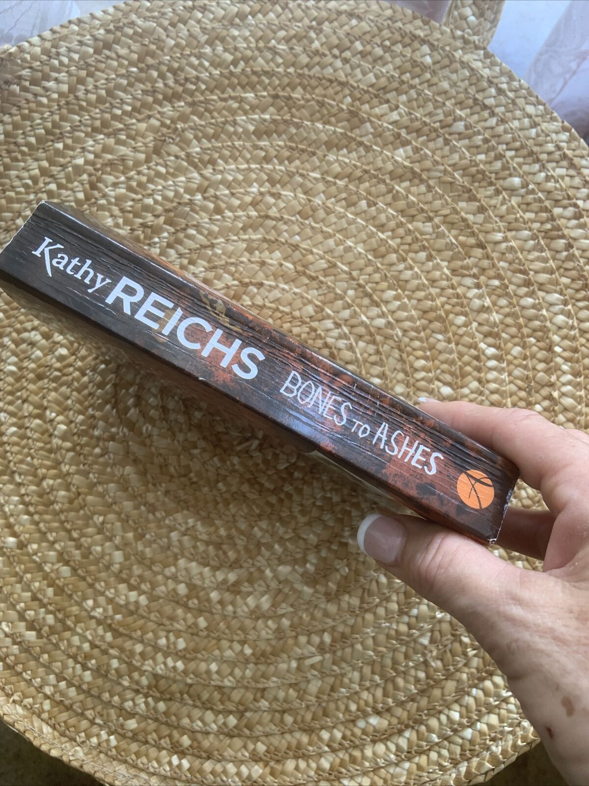 PB BONES TO ASHES Kathy Reichs Dr Temperance Brennan Crime Scene Forensic 2012