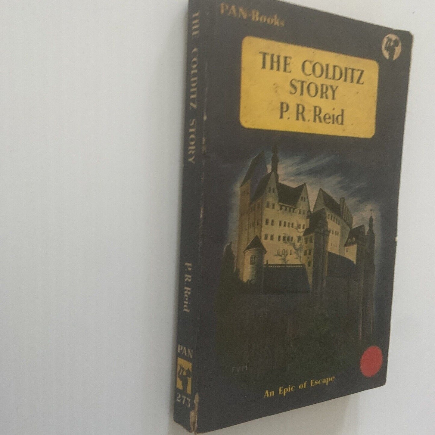 PB Book THE COLDITZ STORY by P R Reid Pan Books 1986 8th Reprint Small Vintage