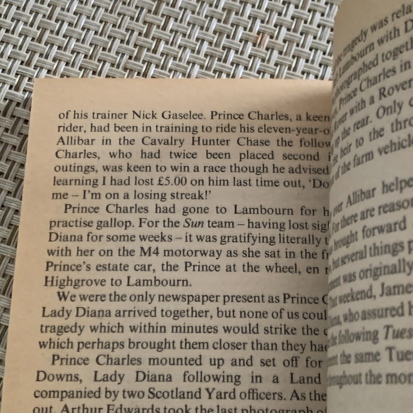 Charles & Diana A Royal Love Story 1981 Souvenir Cuttings Book Princess Of Wales