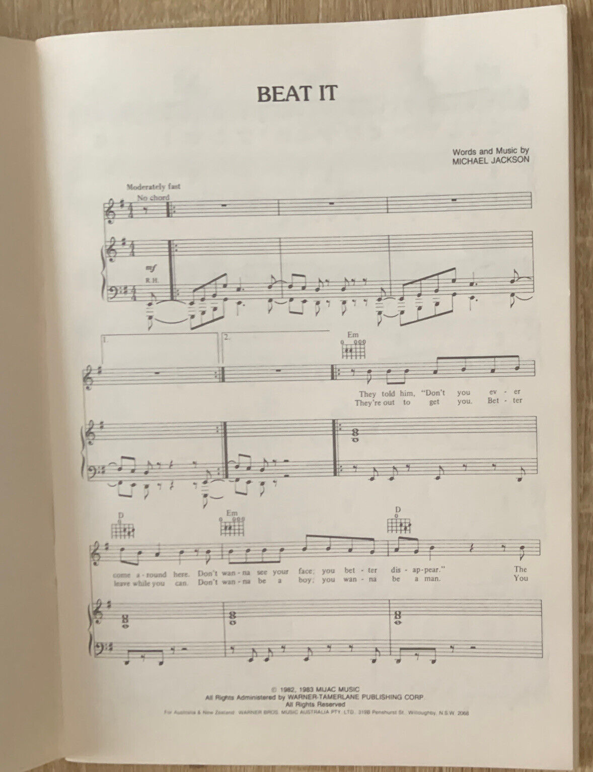 WARNER BROS HITS 3 BOOK 15 SONGS Great Condition For Age Music Book Beat It
