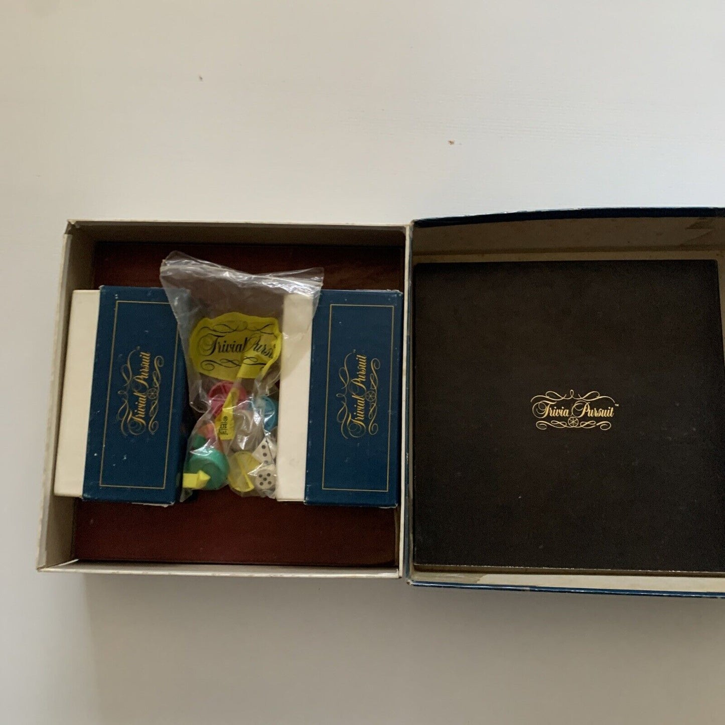 TRIVIAL PURSUIT Mastergame Genius Edition Parker Brothers Board Game Cards