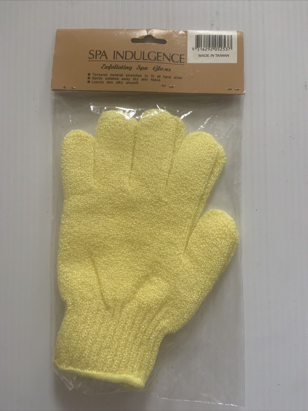 SPA INDULGENCE Exfoliating Spa Glove Massage Wet Dry Skin Brush Loofa Yellow NEW