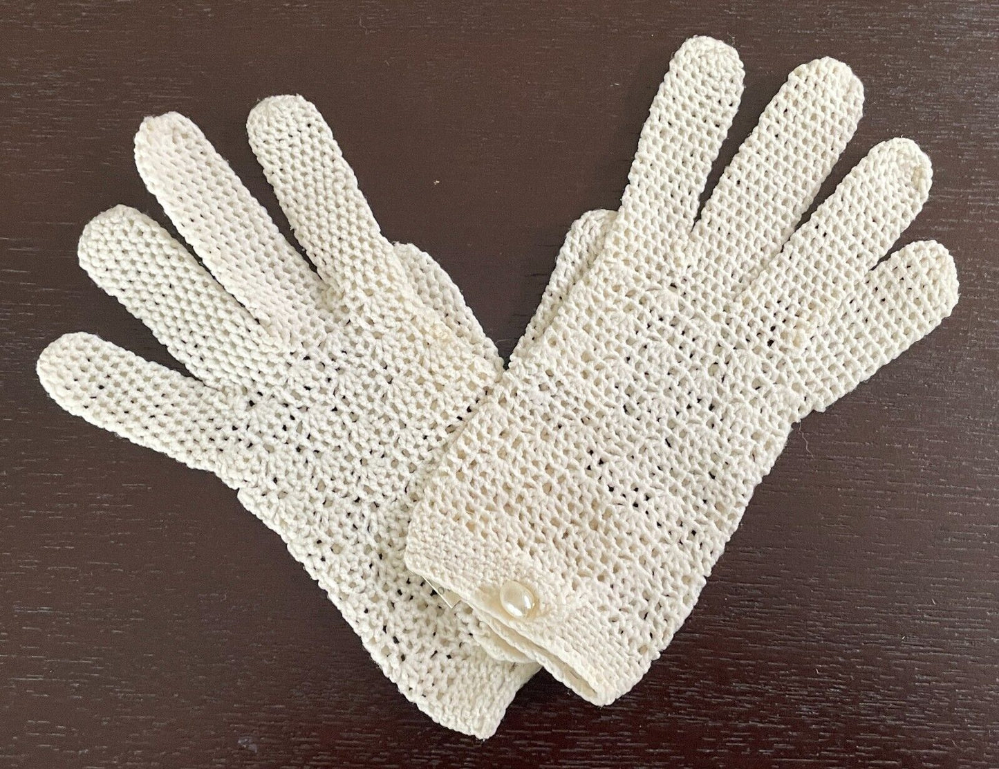 Vintage Crochet Gloves Girls Off White Communion Wedding Gloves Button Trim NEW
