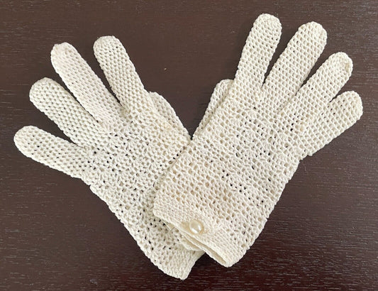 Vintage Crochet Gloves Girls Off White Communion Wedding Gloves Button Trim NEW