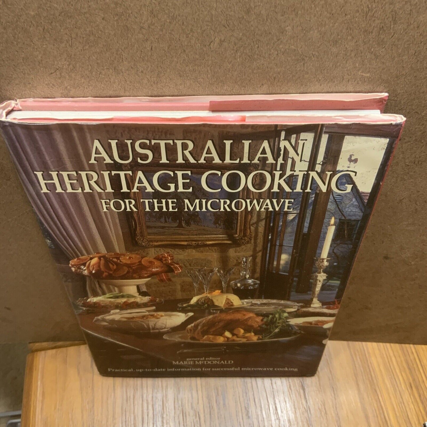 Cookbook AUSTRALIAN HERITAGE COOKING for the Microwave by Marie McDonald LG HC