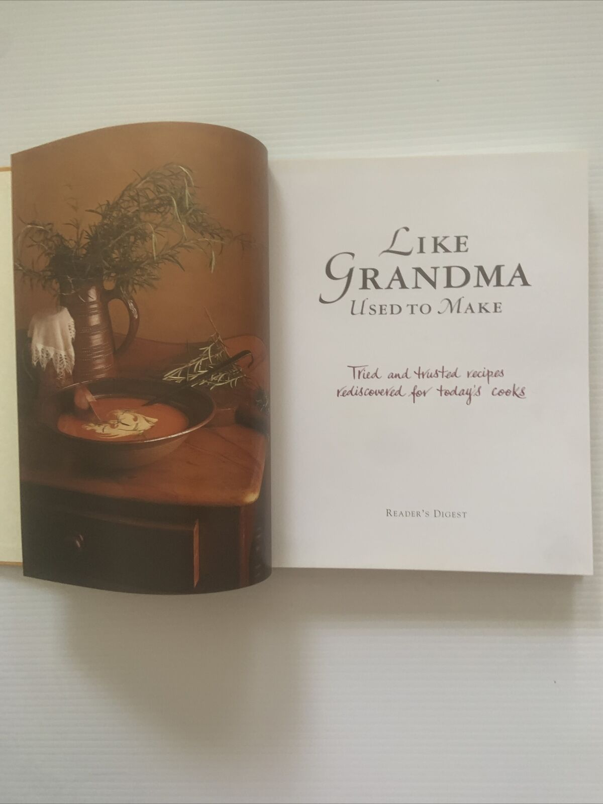 Cookbook LIKE GRNDMA USED TO MAKE Meals That Memories are Made Recipes HC  2008