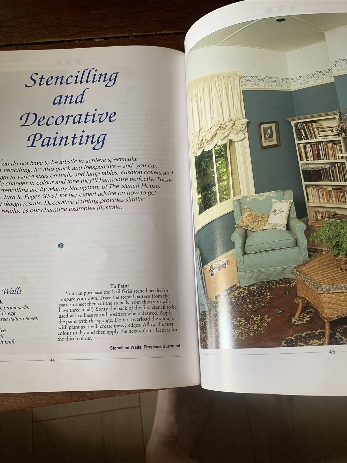 Molly Dye's Treasury of Craft Book Needlework Patterns Hints Sewing PB 1993