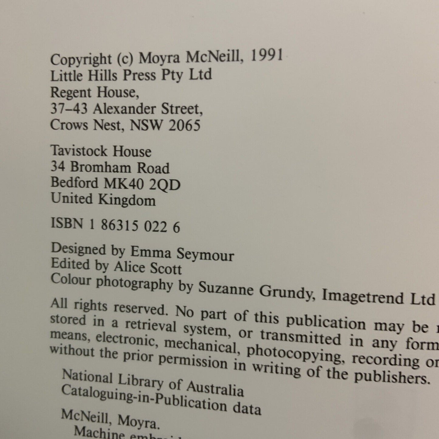 HC Book MOYRA McNeill's Machine Embroidery Made Easy 1992 Craft DIY How To Guide