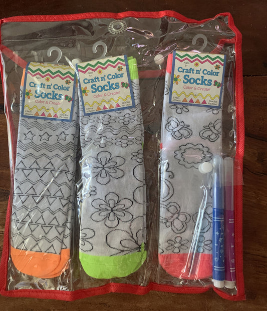 New 6 Pairs CRAFT N COLOUR SOCKS  Use Your Own Markers bulk Lot RRP $19.99 Set