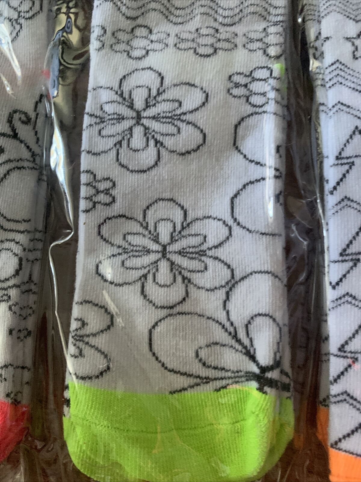 New 6 Pairs CRAFT N COLOUR SOCKS  Use Your Own Markers bulk Lot RRP $19.99 Set