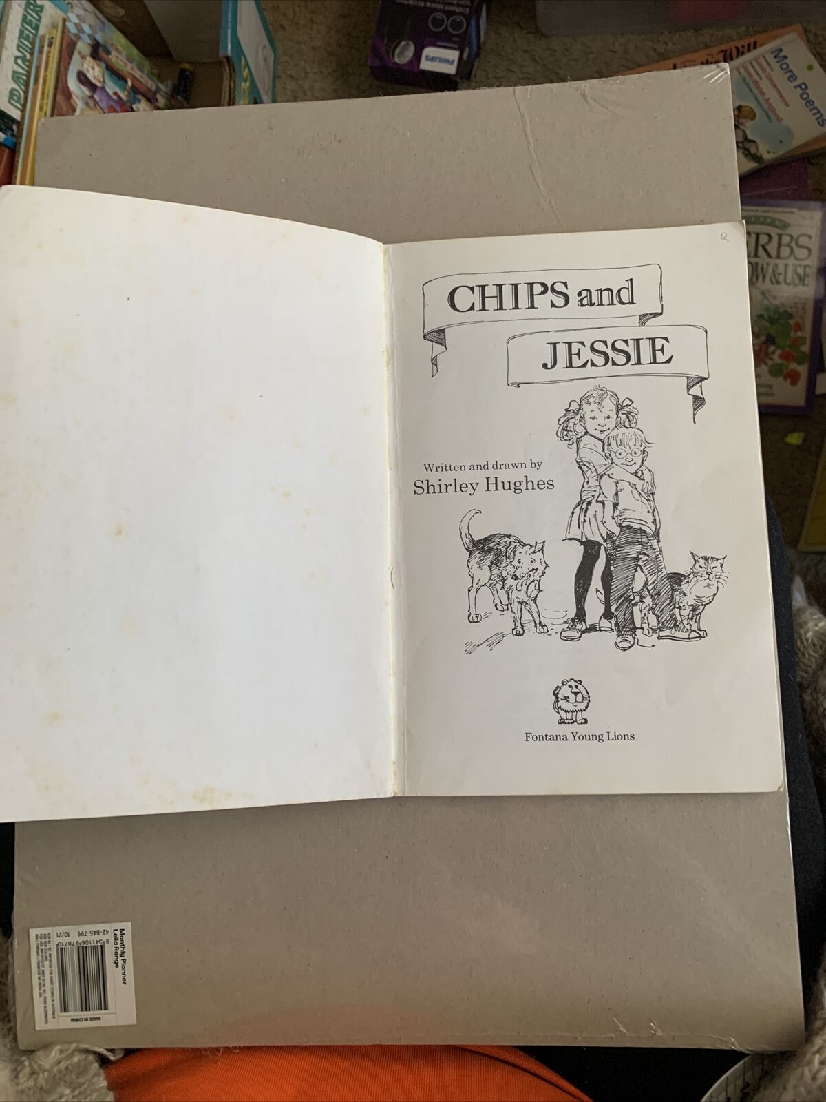 Comic Book CHIPS AND JESSIE By Shirley Hughes 1987 Fontana Young Lions