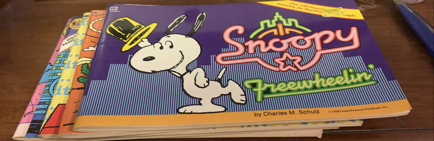 SNOOPY it’s a Dog’s Life & More Charles Schulz Comic Strip PB LOT 5 Book Bundle