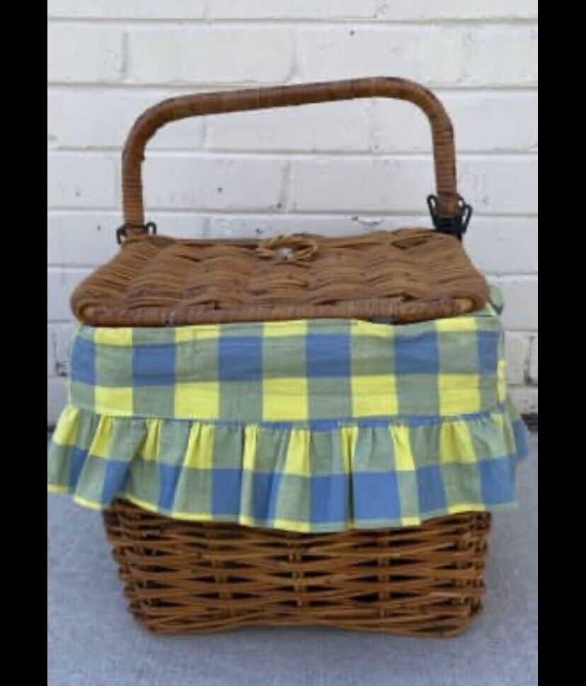 Vintage Picnic Basket 54cm BAMBOO CANE HAMPER French check Fabric liner AE48