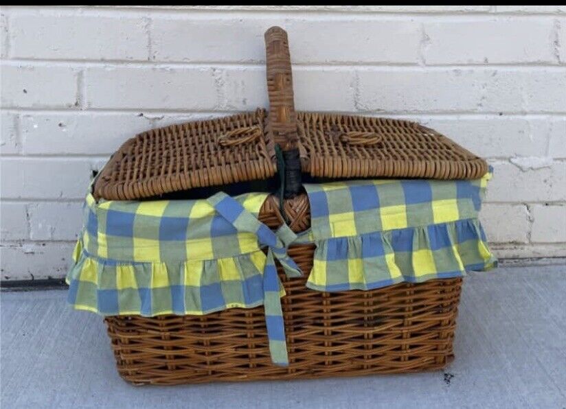 Vintage Picnic Basket 54cm BAMBOO CANE HAMPER French check Fabric liner AE48